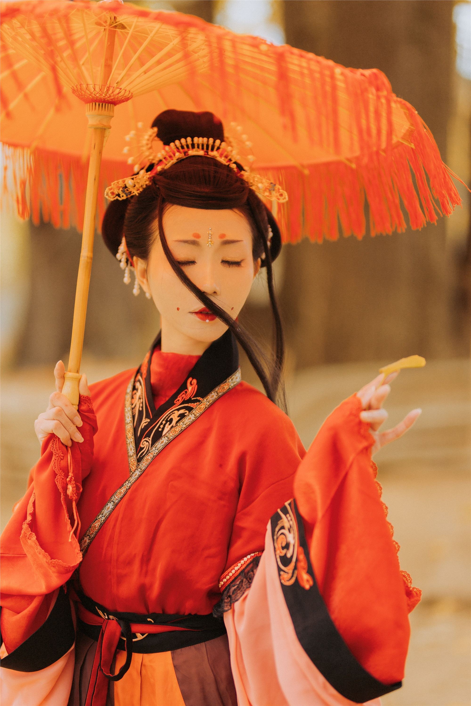 YITUYU艺图语 2021.09.03 满地秋 谭子